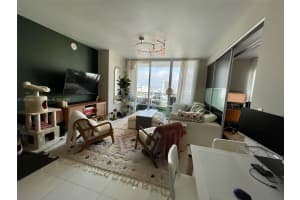 90 SW 3rd St APT 2207, Miami, FL 33130, Sold 10/15/24