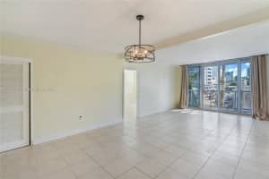 401 69th St APT 200, Miami Beach, FL 33141, Sold 02/20/24