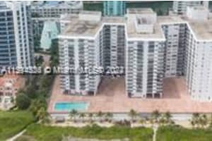 6039 Collins Ave APT 1530, Miami Beach, FL 33140, Sold 01/15/25