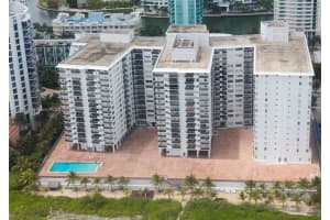 6039 Collins Ave APT 1530, Miami Beach, FL 33140, Sold 01/15/25