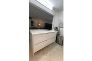 6655 W Broward Blvd APT 204, Plantation, FL 33317, Sold 03/08/24