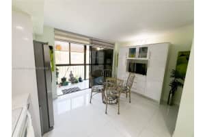 8625 NW 8th St APT 418, Miami, FL 33126, Sold 04/15/24