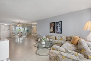 1000 Parkview Dr APT 423, Hallandale Beach, FL 33009, Sold 07/23/25