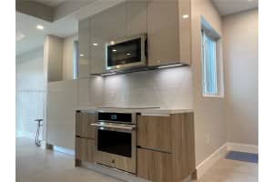 20940 NE 31st Pl, Miami, FL 33180, Sold 04/19/24