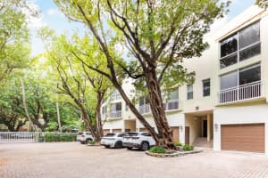 325 Meridian Ave APT 15, Miami Beach, FL 33139, Sold 04/02/24