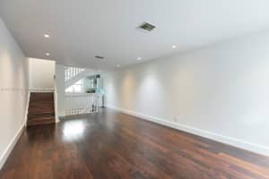 325 Meridian Ave APT 15, Miami Beach, FL 33139, Sold 04/02/24