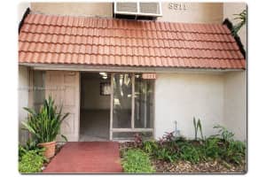 8511 NW 8th St APT 106, Miami, FL 33126, Sold 04/12/24