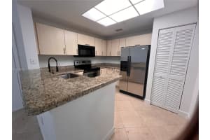 2015 SE 10th Ave APT 102, Fort Lauderdale, FL 33316, Sold 03/28/24