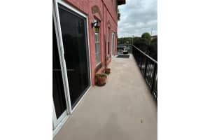 670 Tennis Club Dr APT 302, Fort Lauderdale, FL 33311, Sold 08/16/24