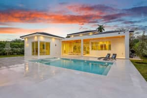 7105 Sunset Dr, Miami, FL 33143, Sold 09/05/24