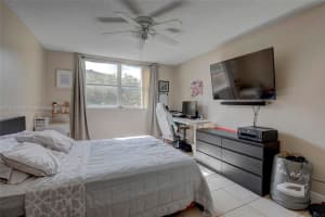 8353 Lake Dr APT 304, Doral, FL 33166, Sold 02/29/24