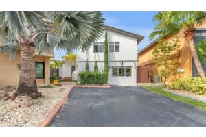 991 NW 106th Ave Cir, Miami, FL 33172, Sold 06/03/24