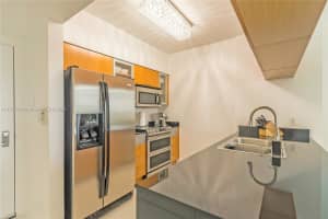 Opera Tower, 1750 N Bayshore Dr APT 3211, Miami, FL 33132, Sold 10/04/24