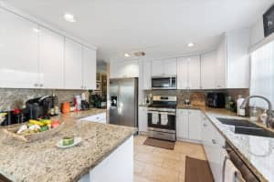 19902 NW 86th Ave, Hialeah, FL 33015, Sold 03/25/24