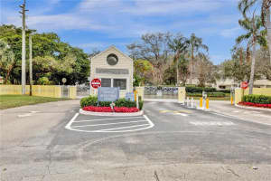 3469 NW 44th St APT 204, Lauderdale Lakes, FL 33309, Sold 06/07/24