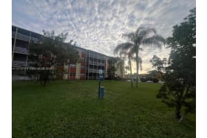 3700 NW 21st St APT 410, Lauderdale Lakes, FL 33311, Sold 04/19/24