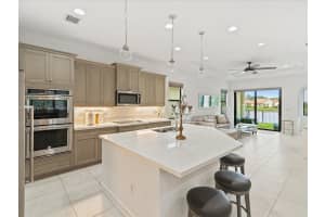 495 SW 113th Ln, Pembroke Pines, FL 33025, Sold 04/17/24