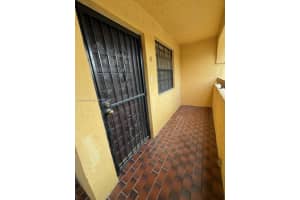 1425 SW 122nd Ave Apt 4-17, Miami, FL 33184, Sold 05/03/24