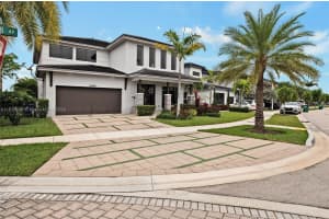 15540 NW 88th Ave, Miami Lakes, FL 33018, Sold 04/12/24