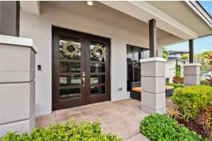 15540 NW 88th Ave, Miami Lakes, FL 33018, Sold 04/12/24