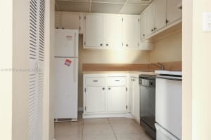 429 Executive Center Dr APT 210, West Palm Beach, FL 33401, Sold 03/25/24