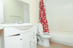 429 Executive Center Dr APT 210, West Palm Beach, FL 33401, Sold 03/25/24