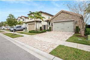 11821 SW 13th Ct, Pembroke Pines, FL 33025, Sold 02/29/24