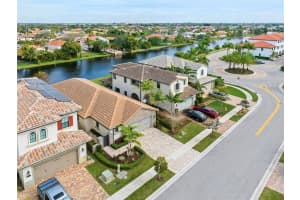 11821 SW 13th Ct, Pembroke Pines, FL 33025, Sold 02/29/24