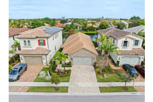 11821 SW 13th Ct, Pembroke Pines, FL 33025, Sold 02/29/24