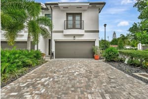 4431 E Aqua Bella Ln, Fort Lauderdale, FL 33312, Sold 03/13/24