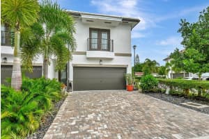 4431 E Aqua Bella Ln, Fort Lauderdale, FL 33312, Sold 03/13/24