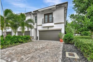 4431 E Aqua Bella Ln, Fort Lauderdale, FL 33312, Sold 03/13/24