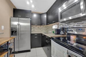7012 NW 179th St APT 208, Hialeah, FL 33015, Sold 03/13/24