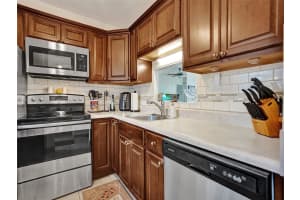 5000 NW 36th St #408, Lauderdale Lakes, FL 33319, Sold 02/06/25