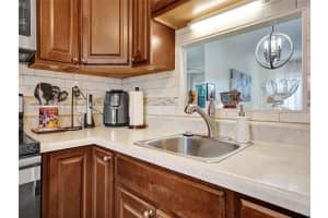 5000 NW 36th St #408, Lauderdale Lakes, FL 33319, Sold 02/06/25