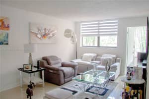 9410 W Flagler St APT 206, Miami, FL 33174, Sold 09/30/24