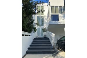 736 Woodcrest Rd, Key Biscayne