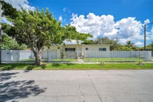 451 NW 30th Pl, Miami, FL 33125, - MLS#A11522318