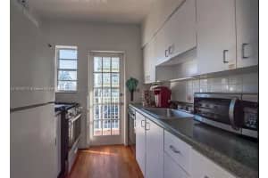 901 Meridian Ave APT 207, Miami Beach, FL 33139, Sold 04/10/24