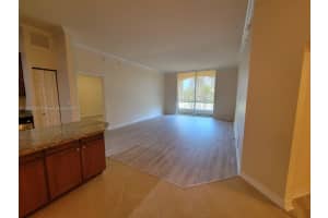 3001 NE 185th St APT 333, Aventura, FL 33180, Sold 04/02/24