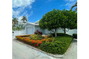 331 Desoto St, Hollywood, FL 33019, - MLS#A11523344