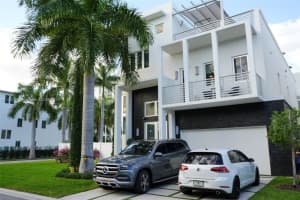 8337 NW 34th St, Doral, FL 33122, Sold 07/01/24