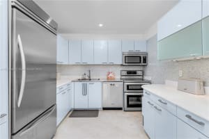 2450 NE 135th St APT 1009, North Miami, FL 33181, Sold 04/18/24