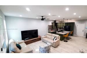 8266 Cascada Isles Dr, Hollywood, FL 33024, Sold 03/15/24