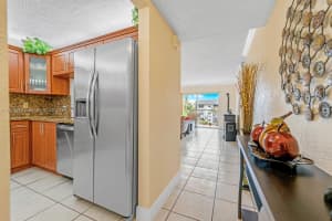 17000 NW 67th Ave APT 331, Hialeah, FL 33015, Sold 04/02/24
