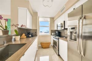 90 Alton Rd APT 902, Miami Beach, FL 33139, Sold 03/04/24