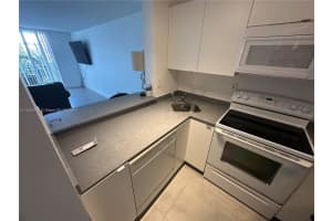 486 NW 165th St b 303, Miami, FL 33169, Sold 03/08/24