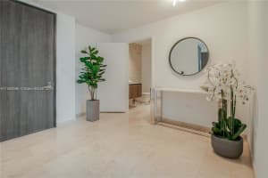 88 SW 7th St Apt 903, Miami, FL 33130, Sold 08/06/24