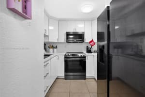 9310 Fontainebleau Blvd APT 609, Miami, FL 33172, Sold 05/15/24