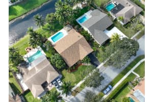 9500 NW 10th St, Plantation, FL 33322, Sold 04/19/24